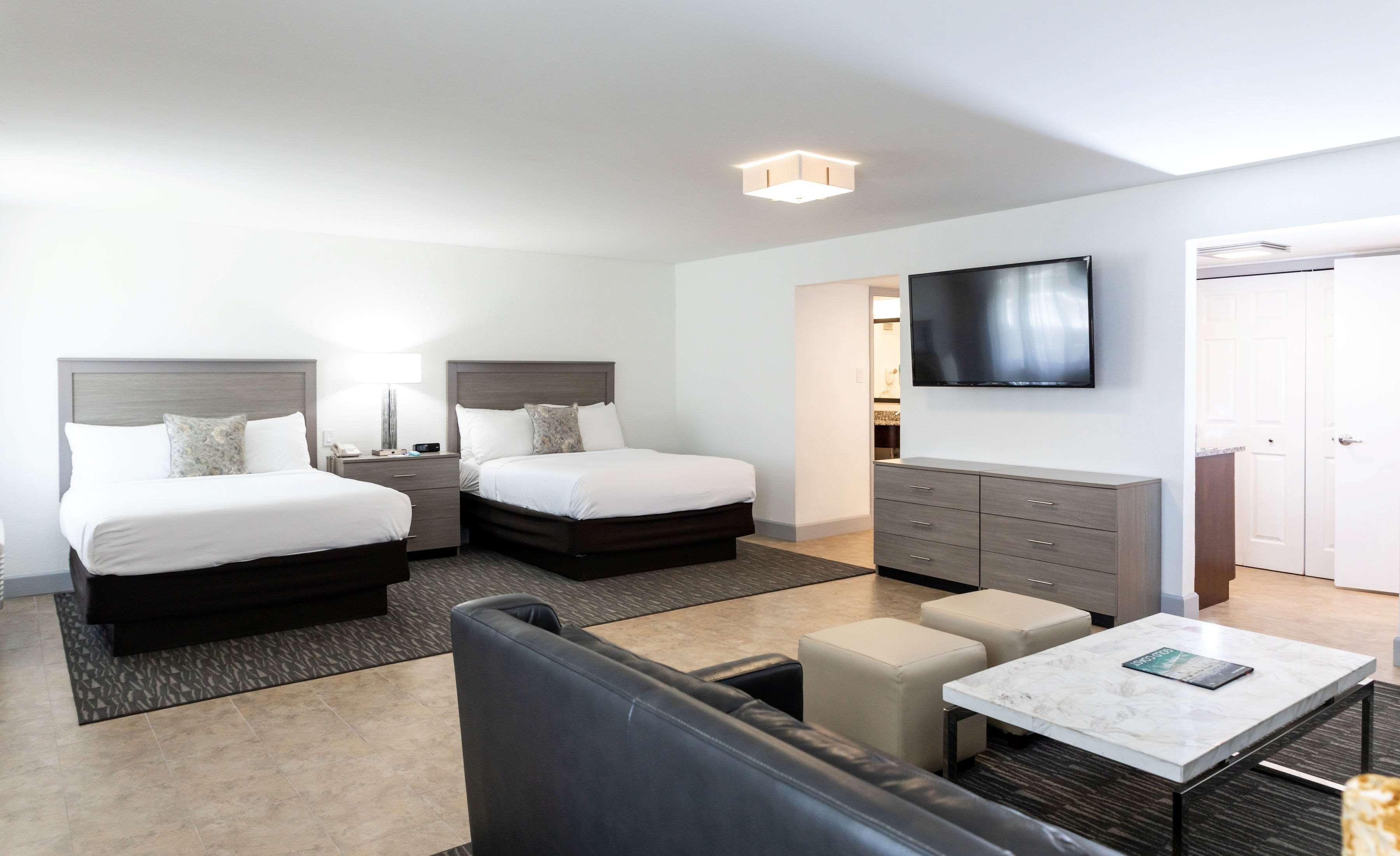 Best Western Palm Beach Lakes West Palm Beach Exterior photo