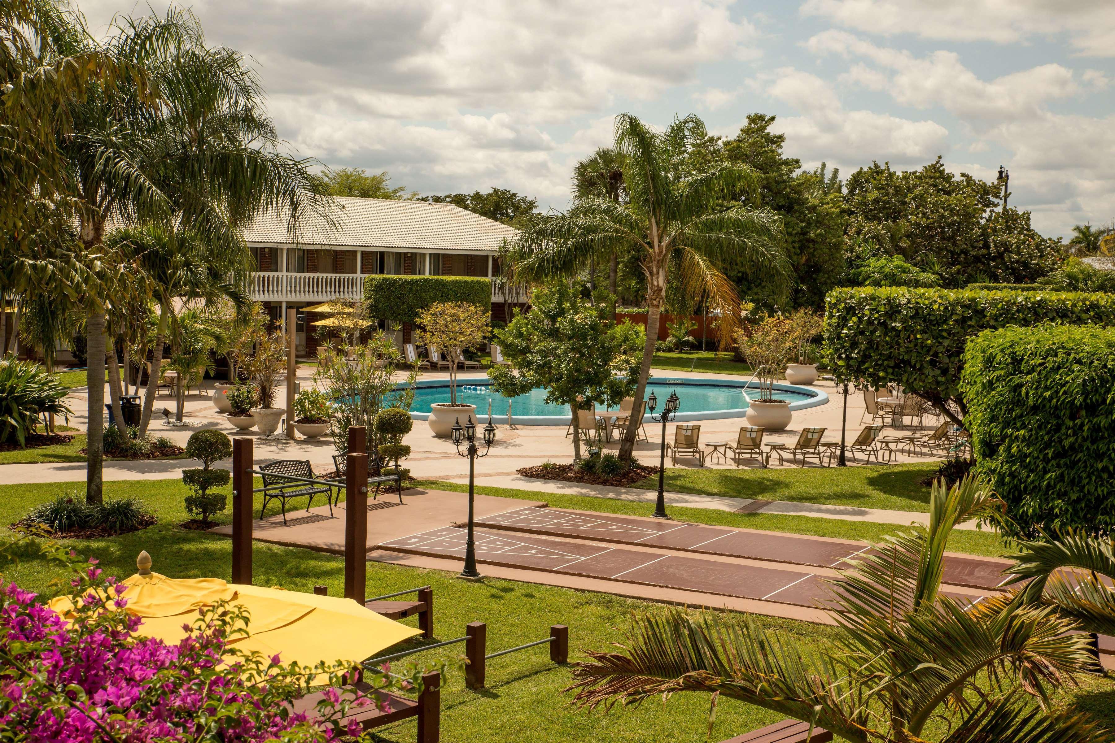 Best Western Palm Beach Lakes West Palm Beach Exterior photo
