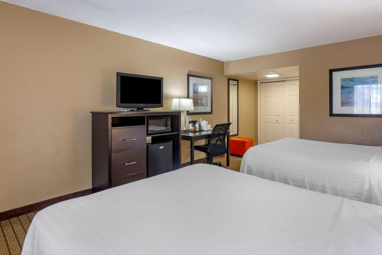 Best Western Palm Beach Lakes West Palm Beach Exterior photo
