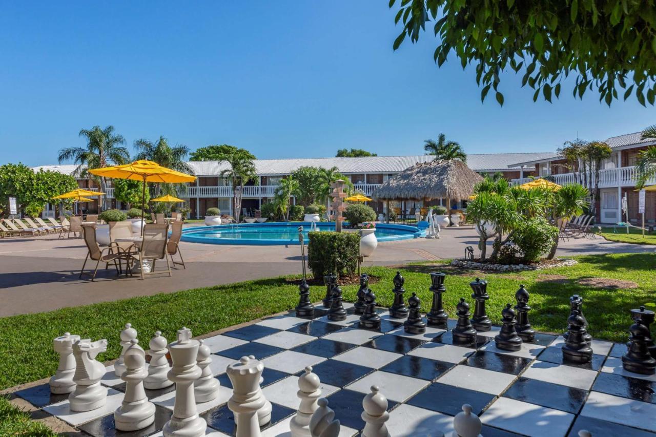 Best Western Palm Beach Lakes West Palm Beach Exterior photo